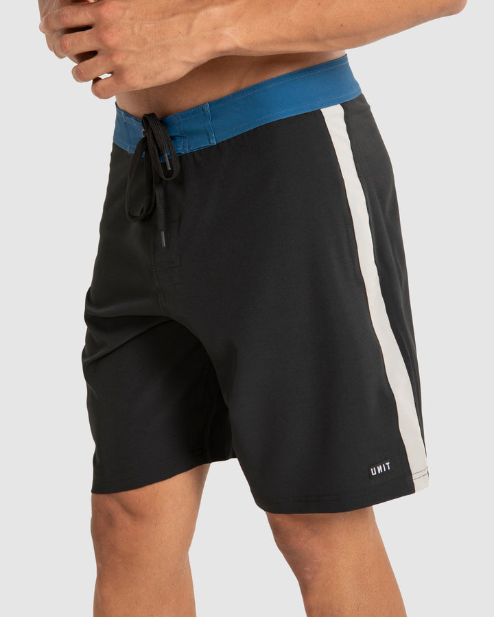 UNIT Vault Mens 19" Boardshorts