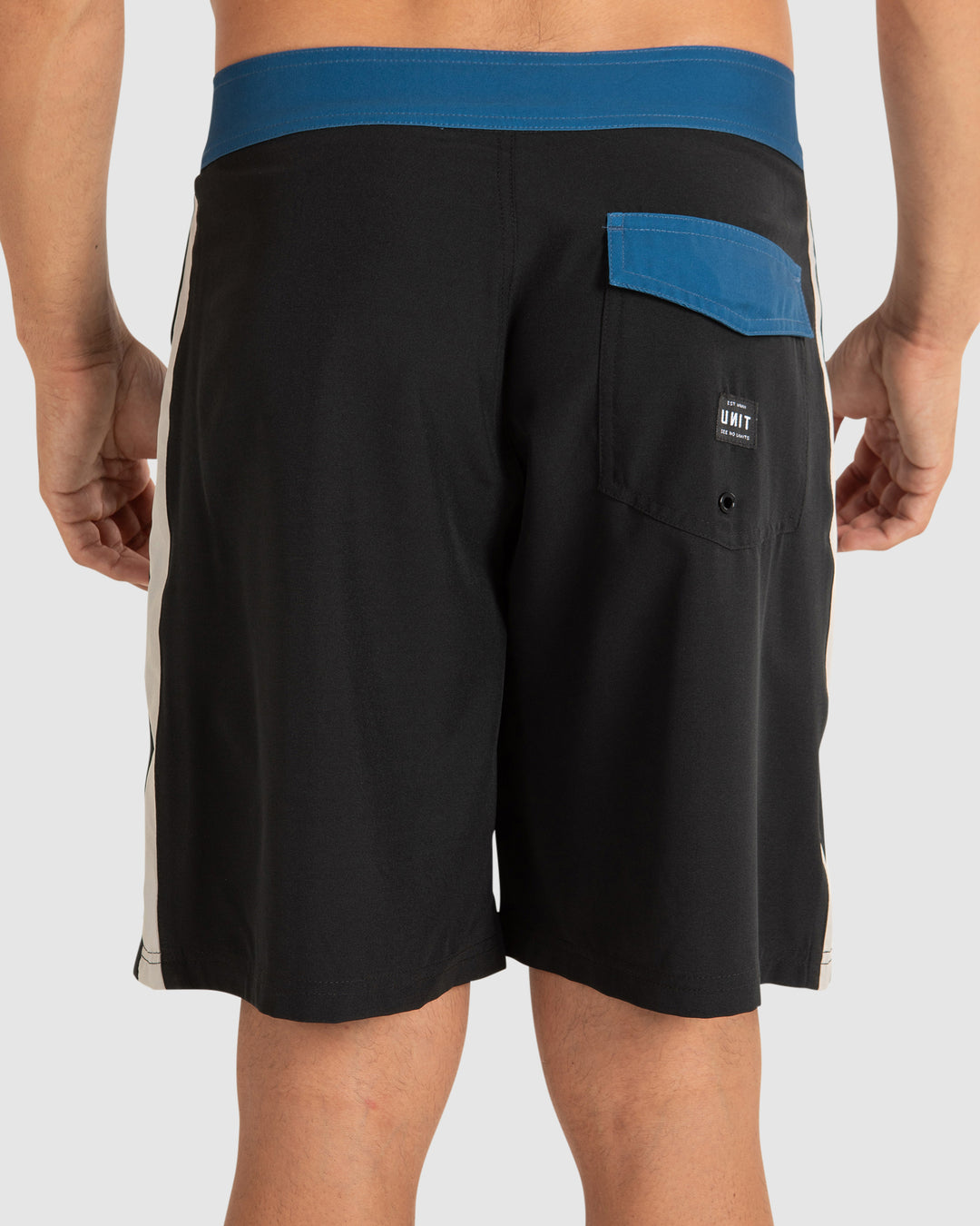 UNIT Vault Mens 19" Boardshorts